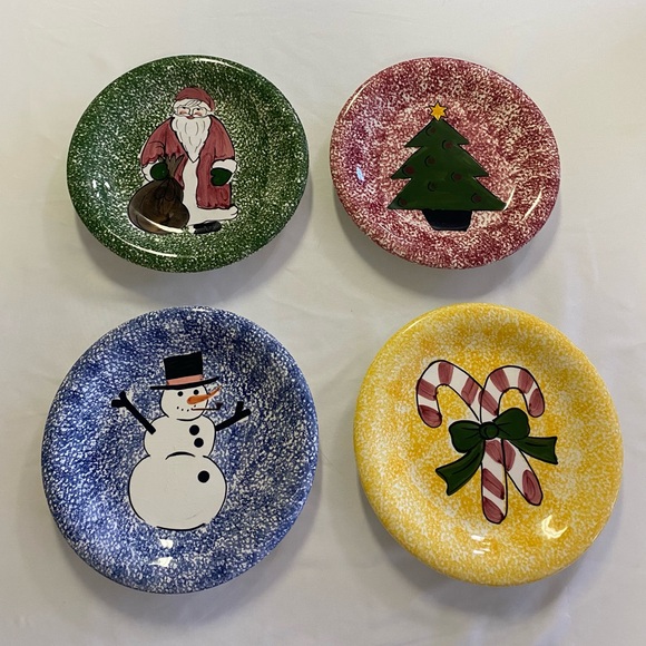 Yuletide Set of 4 Ceramic Multi-Color Christmas Plates 8" - Picture 1 of 6